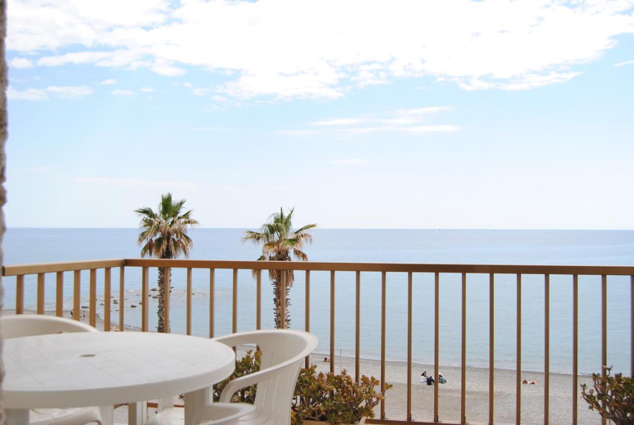 Gaiavacanze Beach Apartment Bordighera Luaran gambar