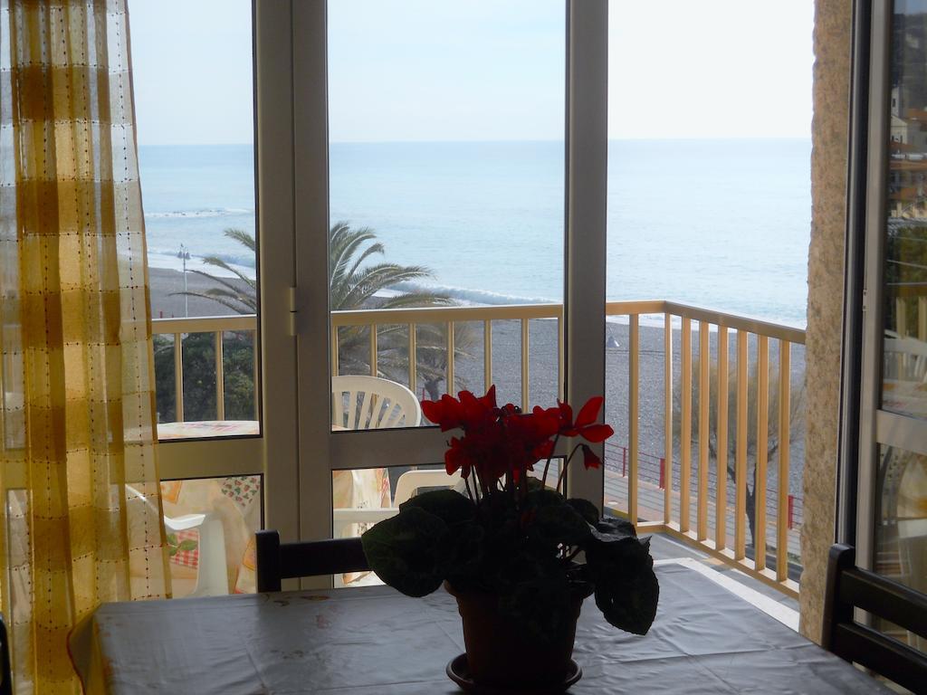 Gaiavacanze Beach Apartment Bordighera Bilik gambar