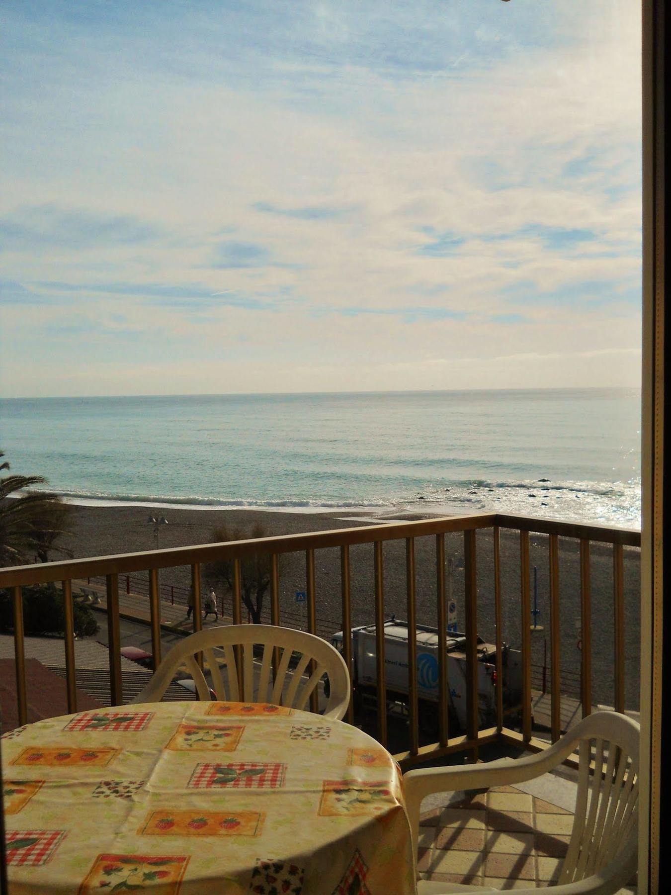Gaiavacanze Beach Apartment Bordighera Luaran gambar